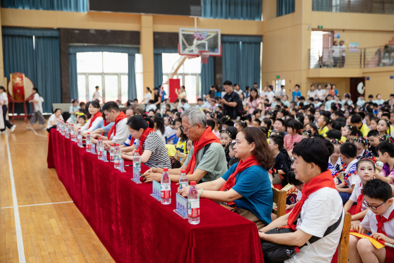 长沙市岳麓区滨江小学关工委举办“清源”工作室揭牌仪式暨庆“六一”文艺汇演活动。通讯员供图
