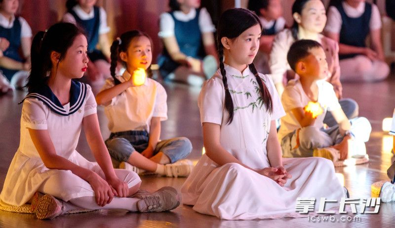30日,体验式儿童节在湖南省青少年活动中心举行。均为长沙晚报全媒体记者 贺文兵 摄 30日,体验式儿童节在湖南省青少年活动中心举行。均为长沙晚报全媒体记者 贺文兵 摄