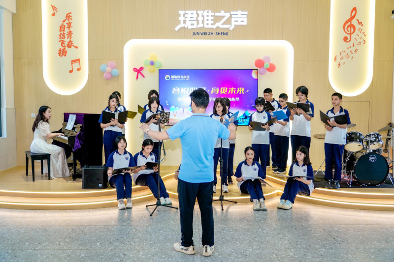长沙市珺琟高级中学的学生在进行合唱练习。均为长沙晚报通讯员 朱诗谣 摄