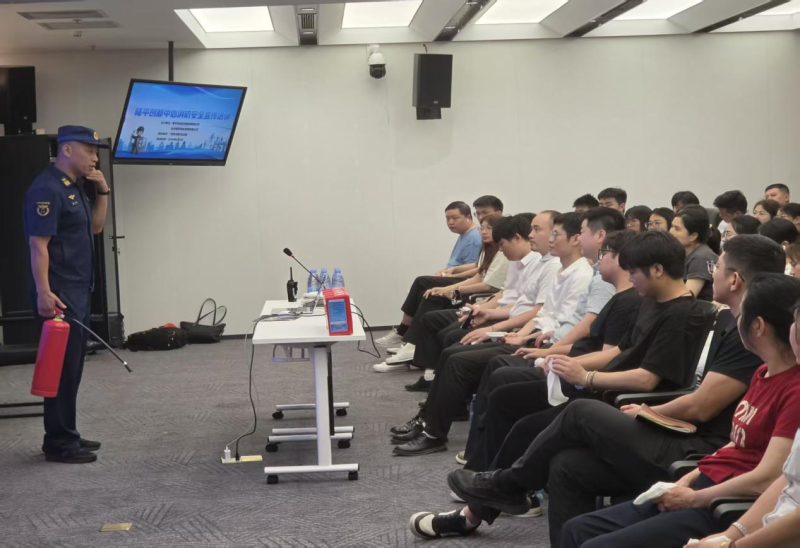 图为消防安全课现场。 长沙晚报通讯员 刘鑫 摄