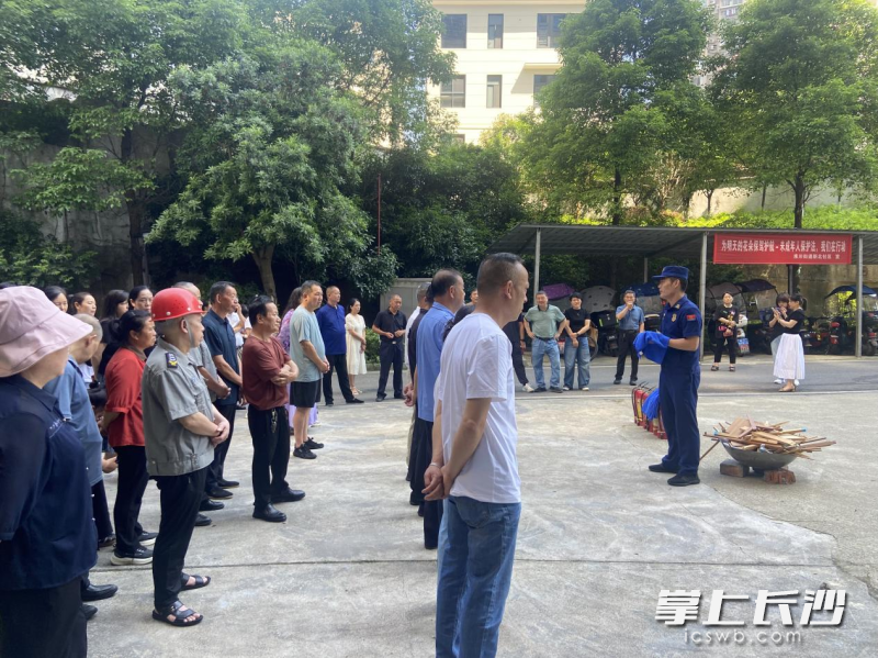 图为消防培训现场。 长沙晚报通讯员 寻艳 摄