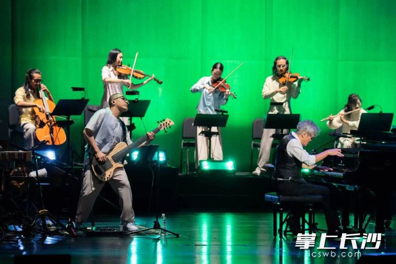 《光阴的故事》演绎现场。 《光阴的故事》演绎现场。