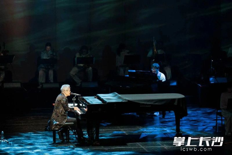 《海上花》演绎现场。 《海上花》演绎现场。