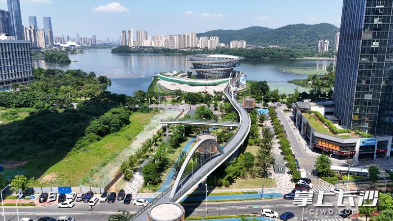 梅溪湖城市岛正在进行设施提质升级，预计将于本月重新对外开放。