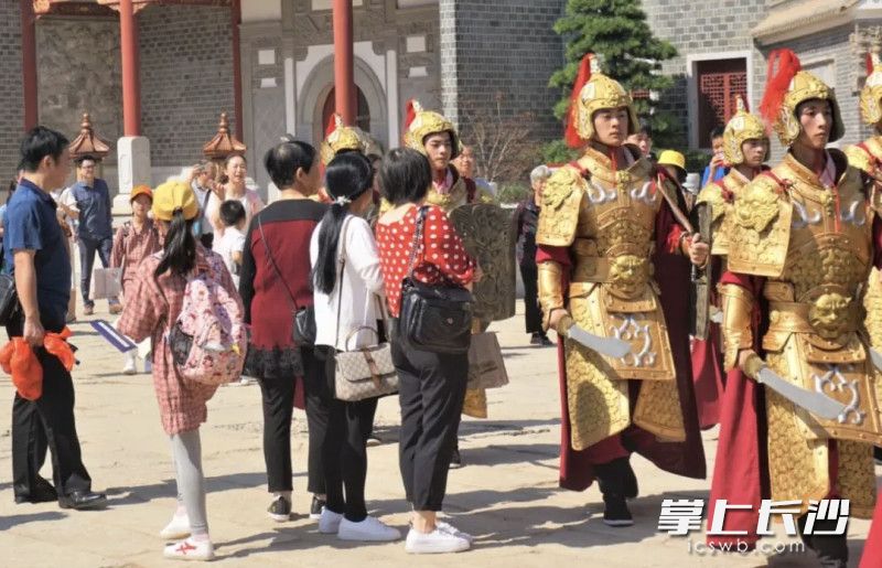 仿如穿越。