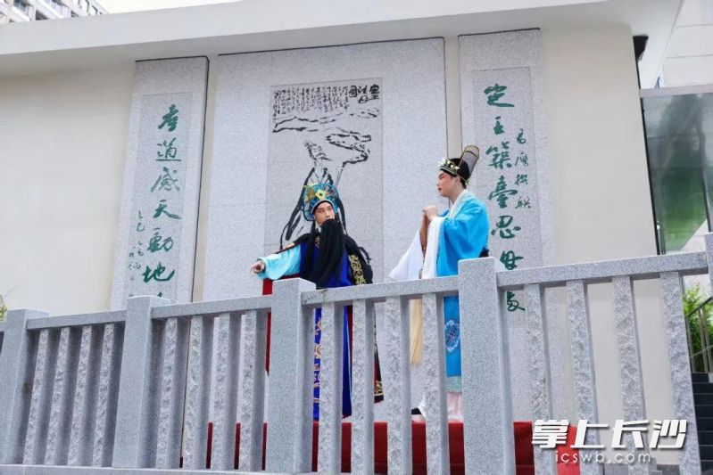 长沙戏剧非遗展示中心推出湘剧、长沙花鼓戏、长沙皮影戏专场展演。 长沙戏剧非遗展示中心推出湘剧、长沙花鼓戏、长沙皮影戏专场展演。