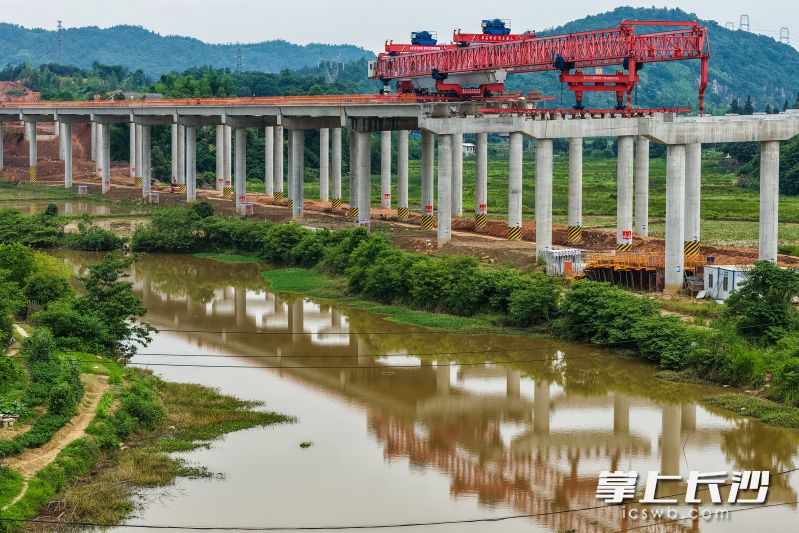 茶绕高速建设正酣。