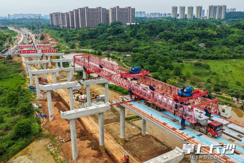 茶绕高速建设正酣。
