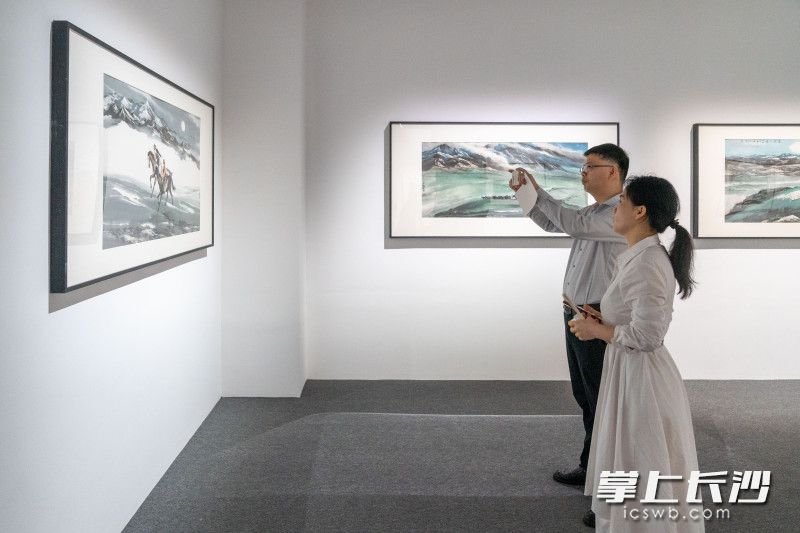 姜坤的长江溯源系列，引得观众纷纷打卡留念。