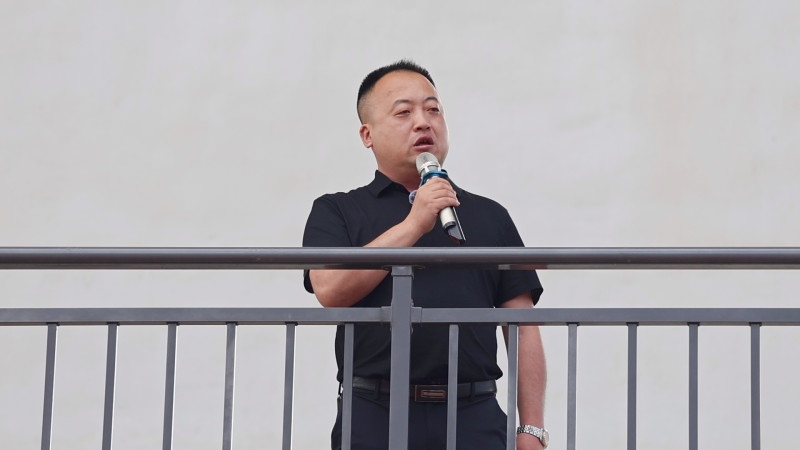 韩立双现场背诵全文2476字的千古名篇《离骚》。均为长沙晚报通讯员 梁凤 供图