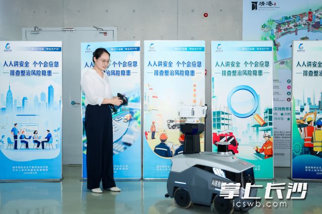 市民参与热情高涨，大家踊跃参与各类实操体验项目。