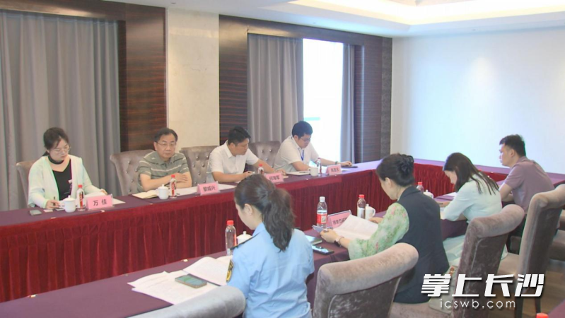 座谈会现场。 市生态环境局供图