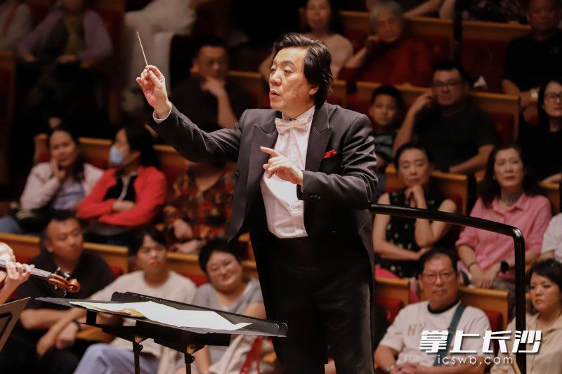 演出现场。 