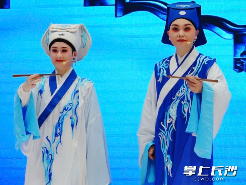 往期表演。