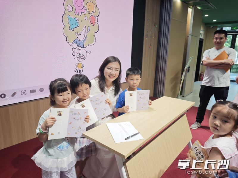 暑期将至，长沙各大图书馆、实体书店准备了丰富多彩的阅读活动，欢迎各位读者积极参与。