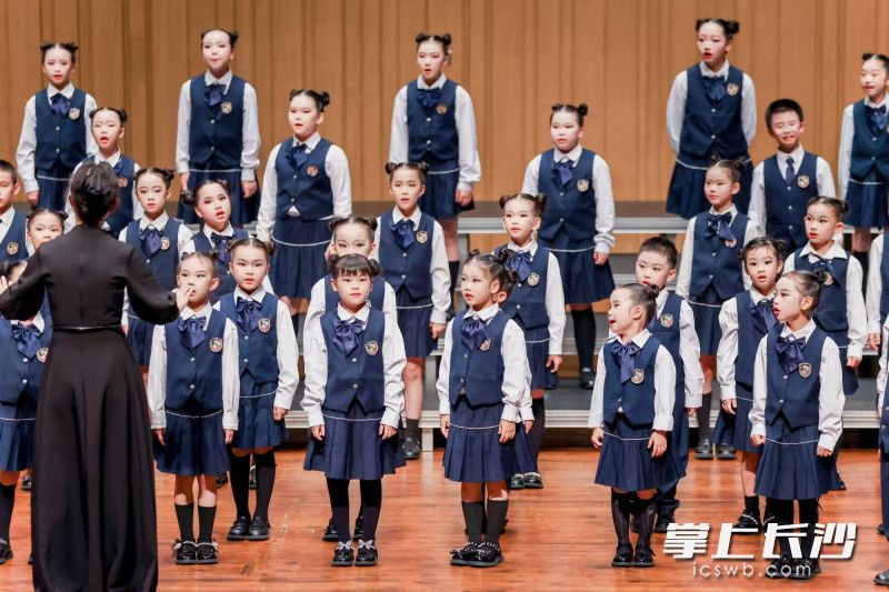 长沙音乐厅童声合唱团首次亮相。
