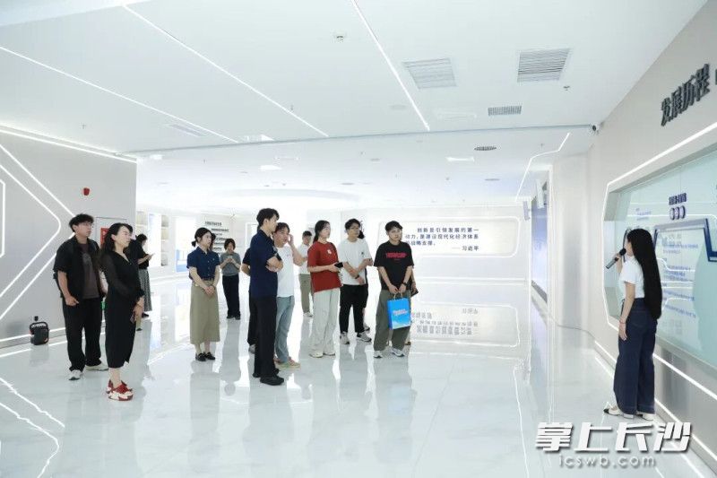 6月24日至27日，“背起双肩包出发 创业就业到长沙”清华、北大学子实践活动在长沙火热开展。