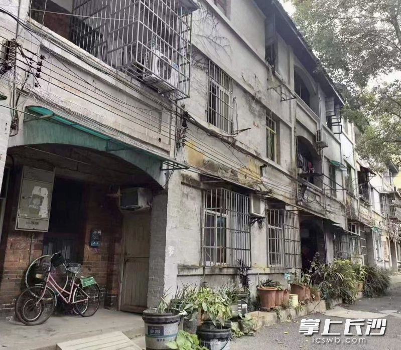 原拆原建之前的危旧居民楼。 均为长沙晚报全媒体记者李卓摄