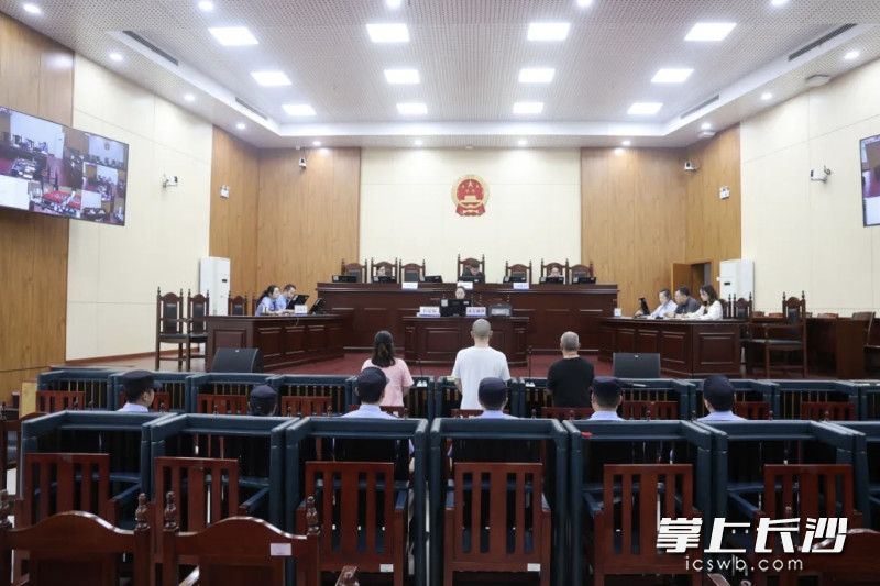 长沙法院持续高压打击毒品犯罪，图为宁乡市法院审理一起毒品犯罪案件。宁乡市法院供图