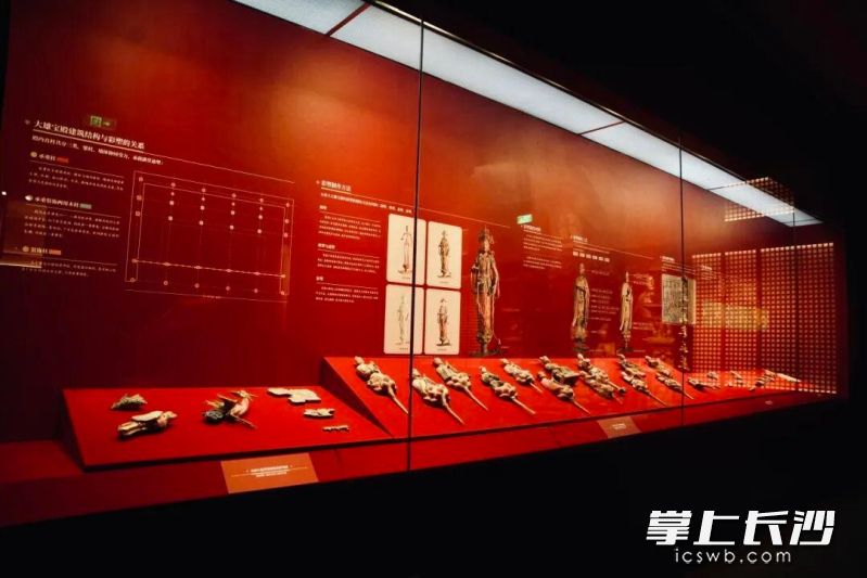 长沙博物馆《既往未来——小西天文物撷珍与悬塑艺术特展》。