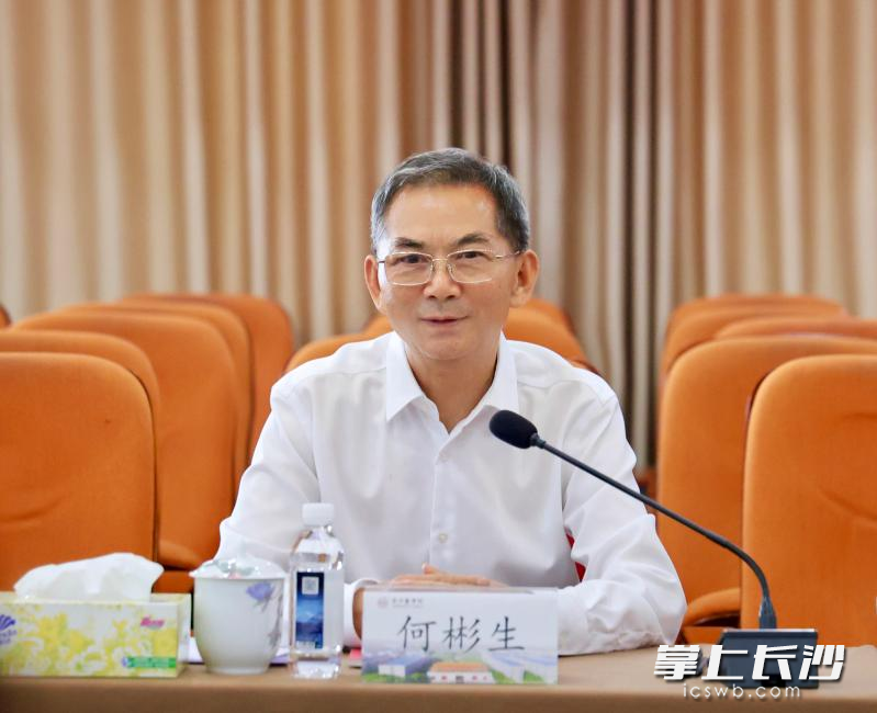 长沙医学院校长何彬生表示，学校将与望城区中小学在思政课程共建、师资队伍共育、实践基地共享等方面深度合作。均为学校供图
