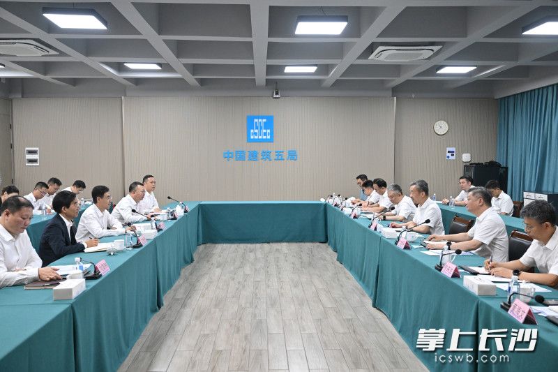 陈竞走访调研中建五局。 均为长沙晚报全媒体记者 郭雨滴 余劭劼 摄