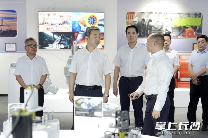 陈竞调研万鑫精工。
