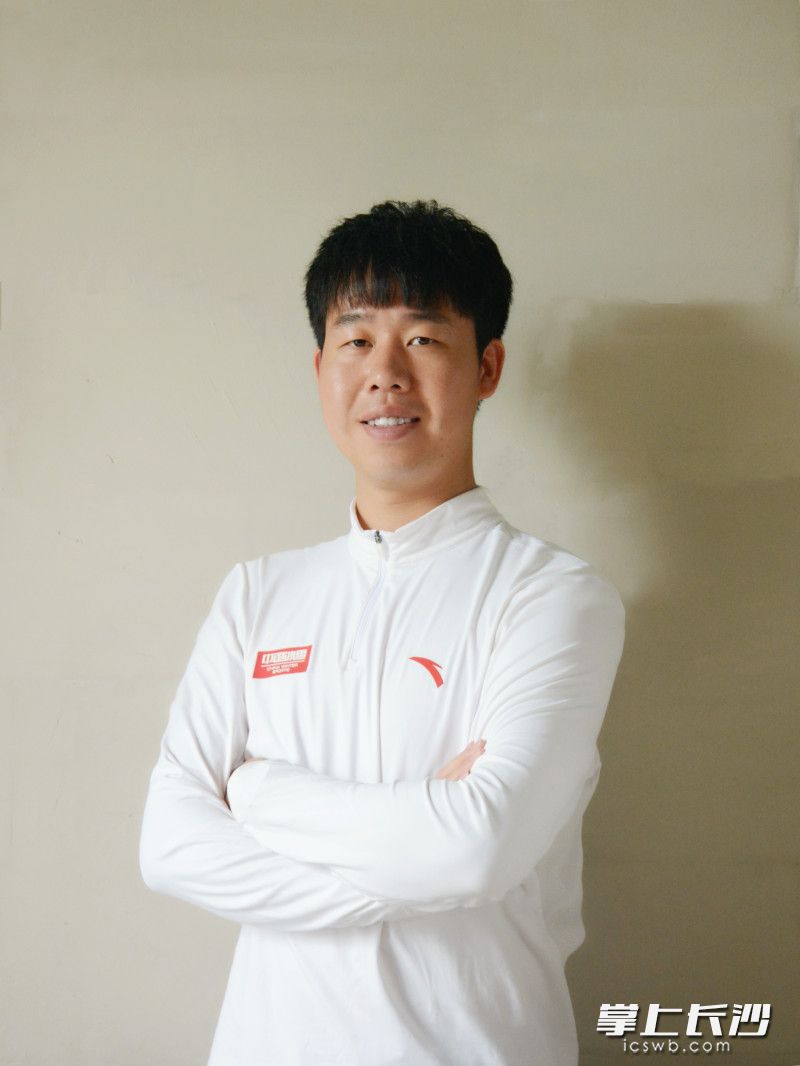 桨板教练刘强。 均为受访者供图