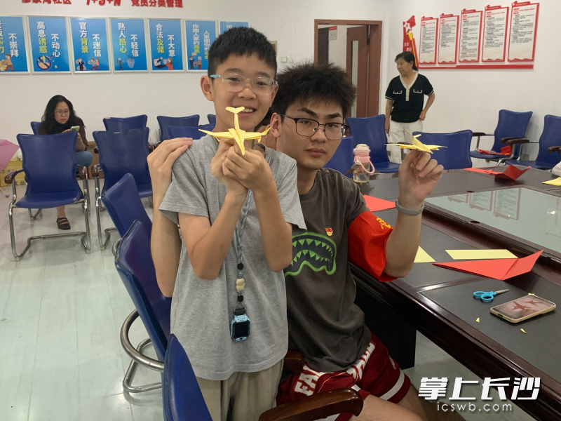 科普宣讲+手工实践，既收获知识又体验了动手乐趣，孩子们特别开心。