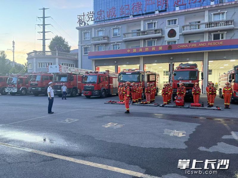 紧急拉动演练前动员现场。 长沙晚报通讯员 余娜娜 摄