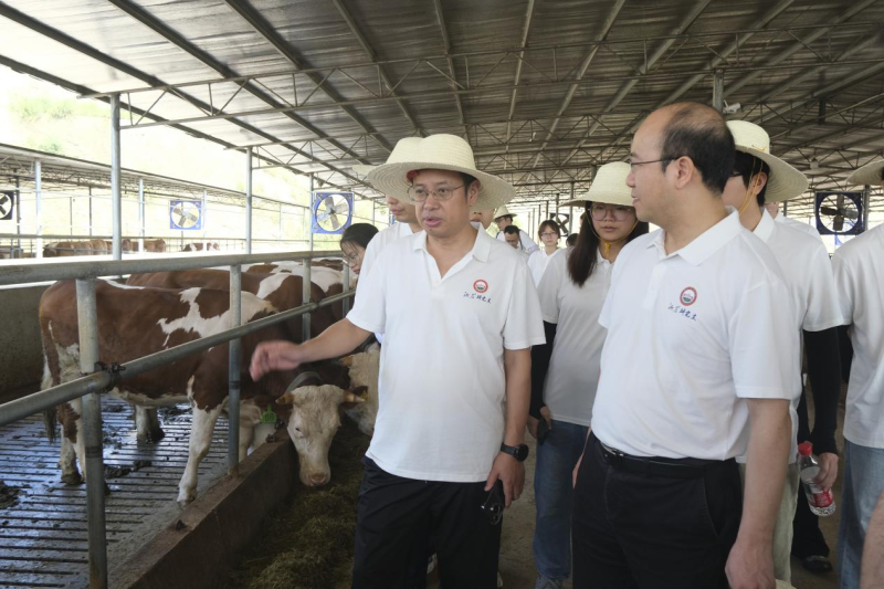 带着产业问题来，把调研做深、把问题找准、把服务做实。