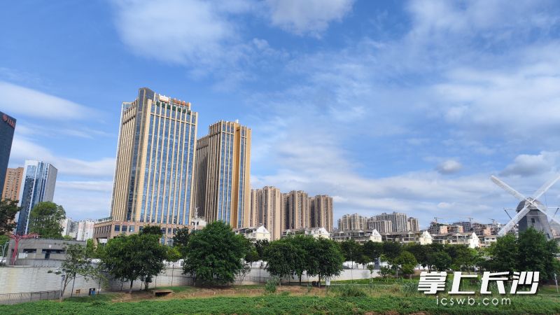 随着购房逻辑从“有没有”全面转向“好不好”，长沙房地产市场新规、改善楼盘成为主力。长沙晚报全媒体记者 孙占锋 摄