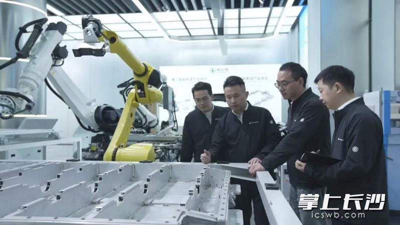 视比特致力于给工业机器人装上“慧眼”“巧手”和“大脑”。资料图片