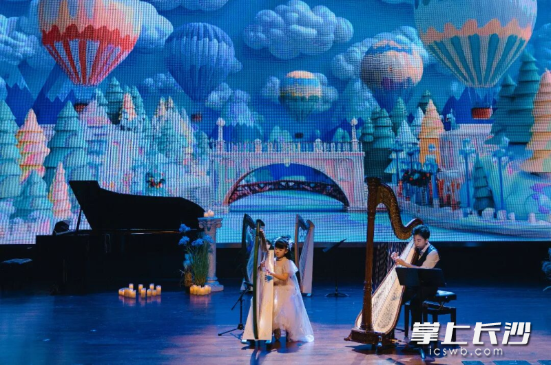 第七季“音乐下午茶”表演。