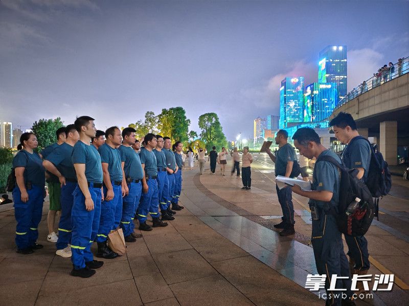 集结待命。均为长沙晚报通讯员 曾劲玉 供图