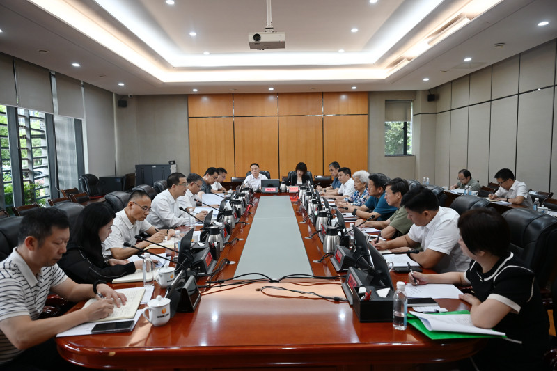听取老同志代表，区委委员、“两代表一委员”、基层党员代表意见建议。均为湘江早报全媒体记者 张圣贺 摄