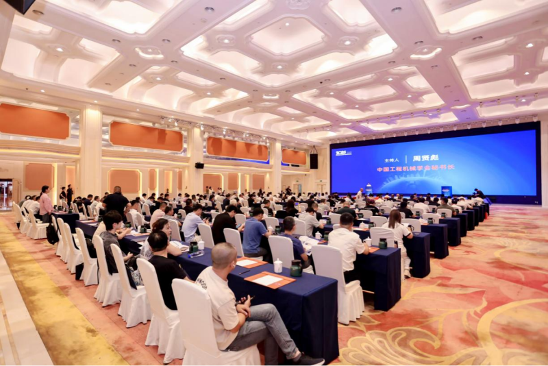 2026苏湘两省工程机械产业合作对接会现场。长沙晚报通讯员  易丹供图