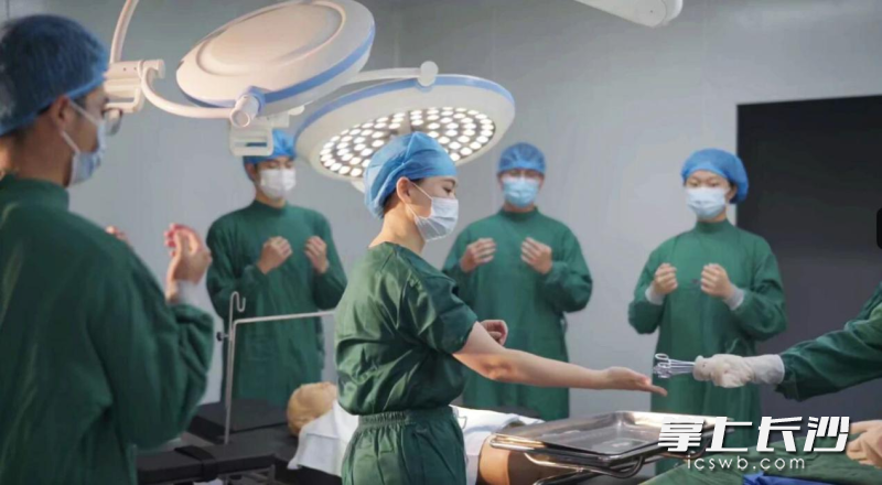 长沙医学院临床技能中心。 均为长沙晚报通讯员杨沅坤、杨博文供图