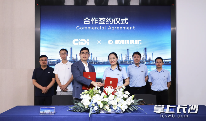 7月30日,希迪智驾与凯瑞重工联合发布新一代冶炼抱罐机器人,达成深度战略合作。均为 资料图片 7月30日,希迪智驾与凯瑞重工联合发布新一代冶炼抱罐机器人,达成深度战略合作。均为 资料图片