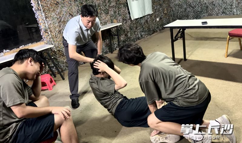 研究院为学生量身定制“一人一策”的调理方案。 均为长沙晚报通讯员徐小曼摄