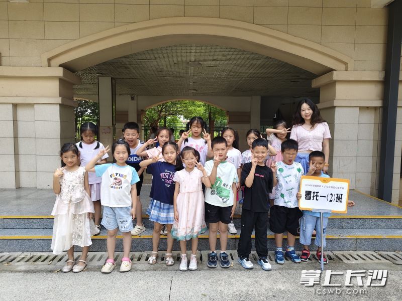 孩子们在托管班过得开心又充实。