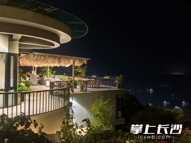 云层或影响流星雨观测,可灵活调整计划。 长沙晚报全媒体记者 舒元臻 摄 云层或影响流星雨观测,可灵活调整计划。 长沙晚报全媒体记者 舒元臻 摄