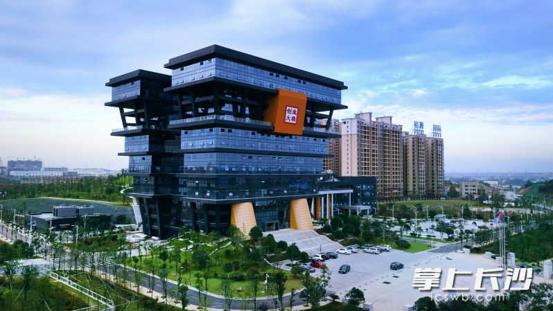 宁乡市第二届“金种子沃土杯”大学生创业大赛火热报名开启，图为宁乡经开区创业大楼。受访方供图