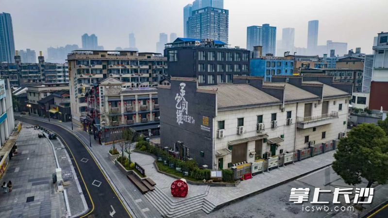 通泰街街道文旅街区的历史厚重感与精致烟火气越发凸显。 均为长沙晚报通讯员胡珊珊供图