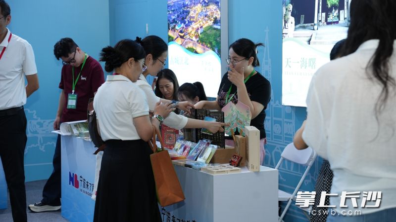 市民逛展。 均为主办方供图