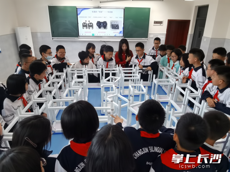 长郡双语白石湖实验中学开展科创社团活动。 长沙晚报通讯员 黄一 供图
