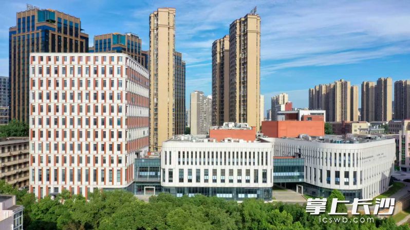 长沙将在全市新建、改建、扩建民用建筑中推广建筑保温一体化技术。图为率先采用了该技术的湖南女子学院项目。 长沙将在全市新建、改建、扩建民用建筑中推广建筑保温一体化技术。图为率先采用了该技术的湖南女子学院项目。