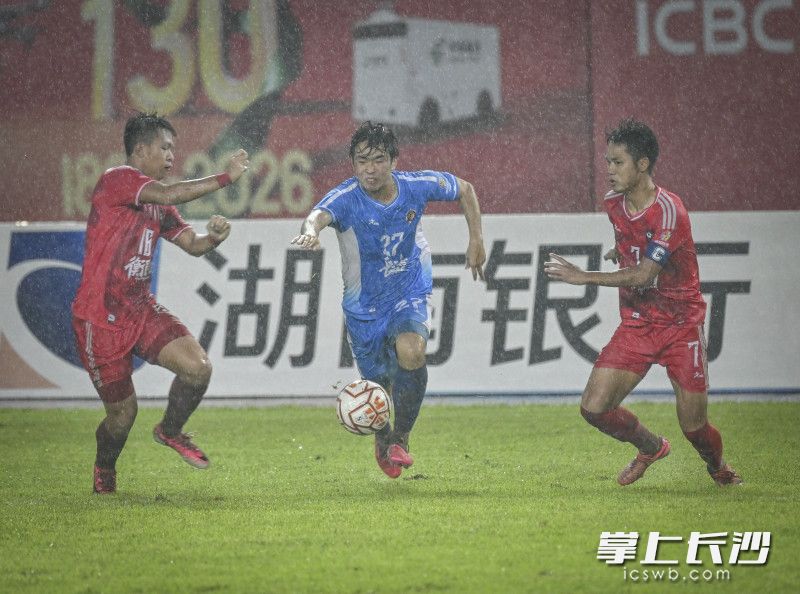 长沙队张翔在比赛中。
