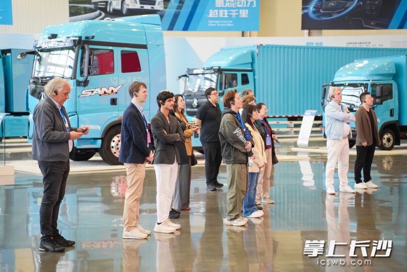 欧洲企业代表团参观三一智联重卡超级工厂。 长沙晚报通讯员 舒展 摄