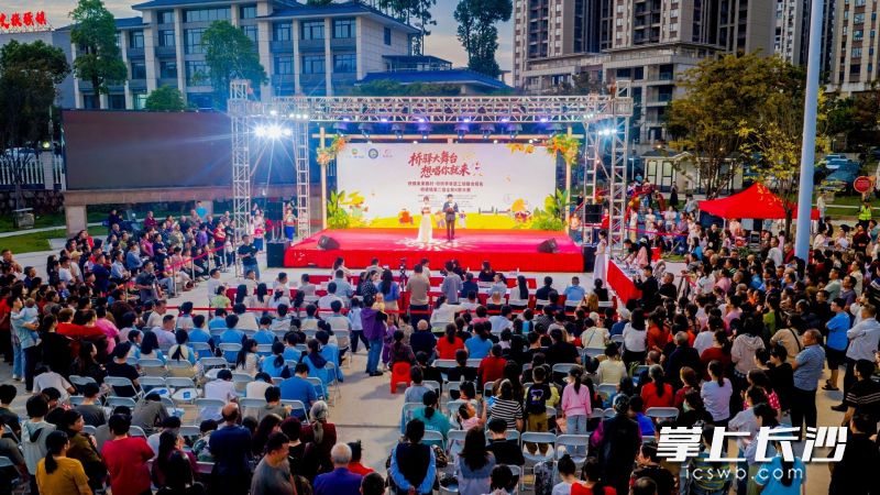 桥驿镇第二届全民K歌大赛现场。 均为通讯员供图